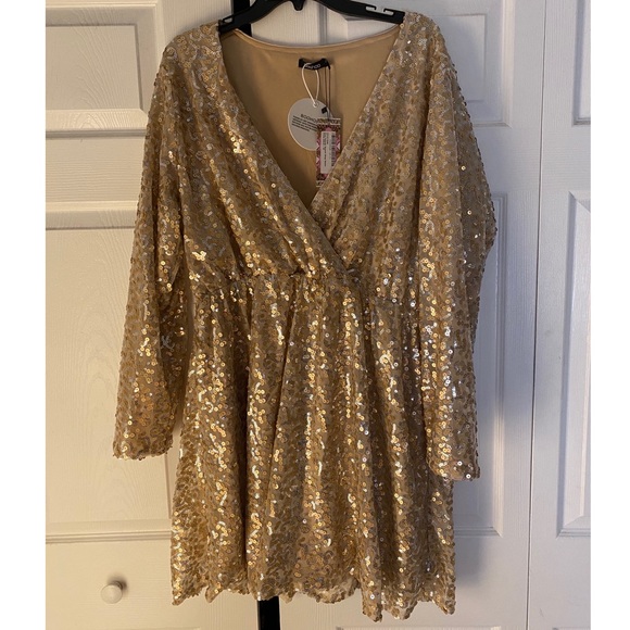 Boohoo Plus Dresses & Skirts - BooHoo Sequined Skater Dress